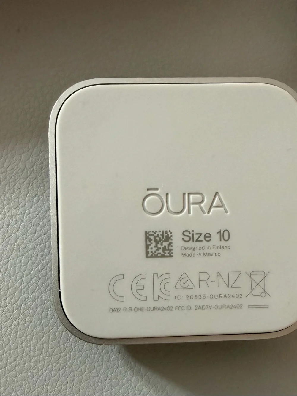 Oura Ring 4 Silver Size 10 – Like New – Complete Set – $250